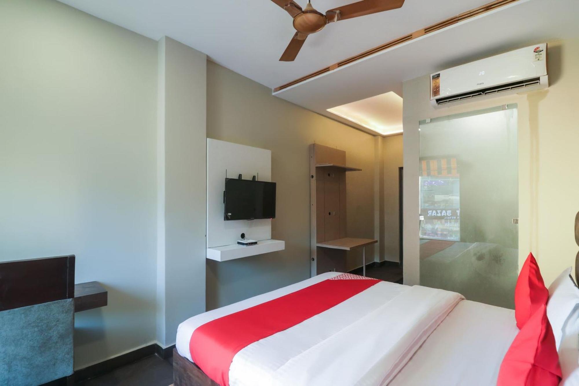 The Clock Tower Rooms & Cafe Rishikesh Exterior photo